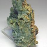 3651-Apatito y siderita, mina Barroca Grande, minas de Panasqueira, Fundao, Portugal, 7,8x4,4x4,2 cm. (Autor: Edelmin)