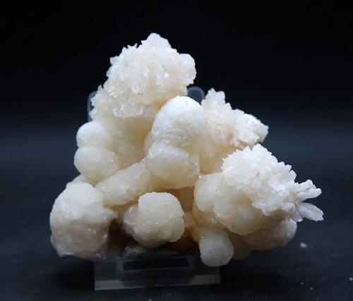 Aragonito<br />Canteras de Mármol, Macael, Comarca Valle del Almanzora, Almería, Andalucía, España<br />8.5 x 7.5 cm<br /> (Autor: Pedro Antonio)