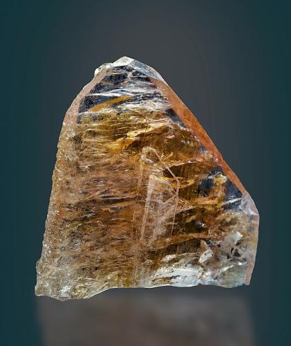 Axinita-(Mg)<br />Minas de Merelani, Colinas Merelani, Montes Lelatema, Distrito Simanjiro, Región Manyara, Tanzania<br />25 mm<br /> (Autor: Borja Sainz de Baranda)