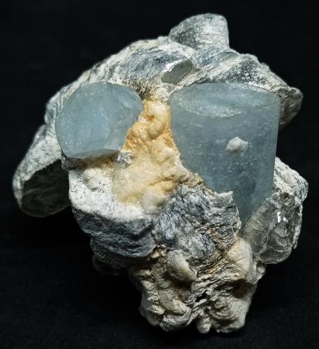 Berilo (variedad aguamarina) con Moscovita y Microclina<br />Pedra Azul (Fortaleza), Vale do Jequitinhonha, Minas Gerais, Brasil<br />45x45x40 mm.<br /> (Autor: Luis Edmundo Sánchez Roja)