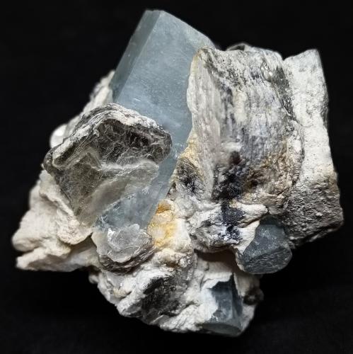 Berilo (variedad aguamarina) con Moscovita y Microclina<br />Pedra Azul (Fortaleza), Vale do Jequitinhonha, Minas Gerais, Brasil<br />45x45x40 mm.<br /> (Autor: Luis Edmundo Sánchez Roja)