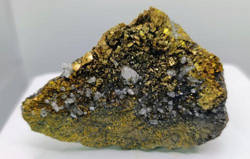 Calcopirita.<br />Mina Magdalena, Concesiones "Segunda Romeral" y "Santo Ángel", Grupo Minero "Cueva de la Mora", Almonaster la Real, Comarca El Andévalo, Huelva, Andalucía, España<br />7''5x6cm<br /> (Autor: AntonioJesus)