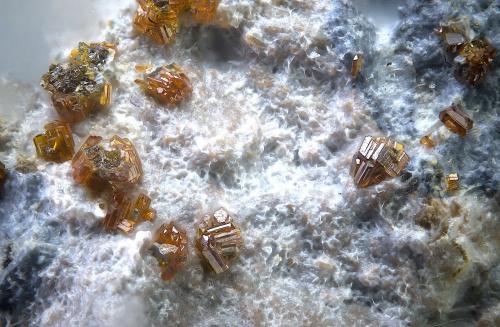 Calderonita<br />Mina San Francisco (antigua mina Pura), Higuera de Llerena, Comarca Campiña Sur, Badajoz, Extremadura, España<br />Campo de visión de  2 mm.<br /> (Autor: Antonio Carmona)