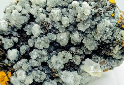 Calcita y limonita.<br />Mina Trinidad, Cerros del Romeral y Pechón, Benalmádena-Mijas, Comarca Costa del Sol Occidental, Málaga, Andalucía, España<br />11x7 cm.<br /> (Autor: AntonioJesus)