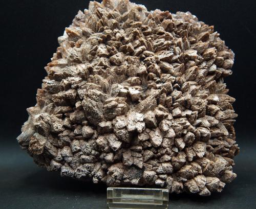 Calcita<br />Mina Hilarion, Zona Hilarion, Minas Kamariza, Agios Konstantinos, Distrito minero Lavrion, Prefectura Attikí (Attica), Grecia<br />17 x 16 cm<br /> (Autor: Pedro Antonio)