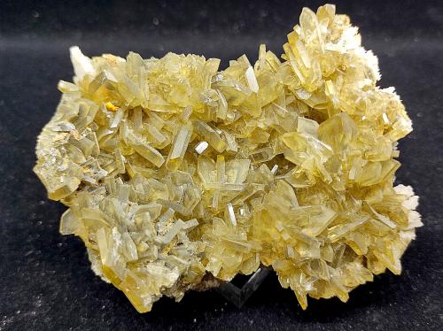 Barita<br />Mina Dee, Distrito Bootstrap, Condado Elko, Nevada, USA<br />8 cm<br /> (Autor: Cesar M. Salvan)