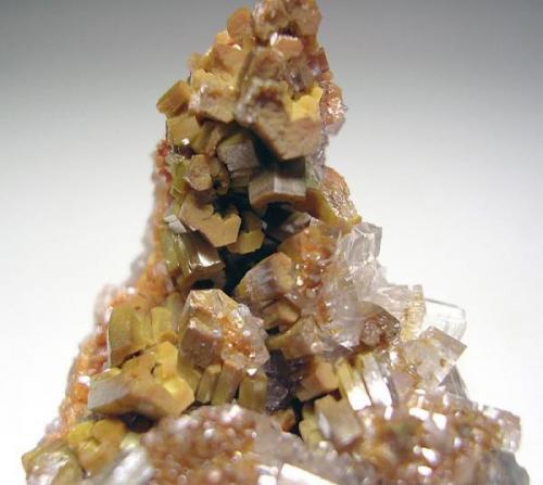 4011-Vanadinite and calcite, Mina Apex, San Carlos, Chihuahua, Mexico, detalle. (Autor: Edelmin)