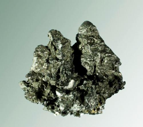 Acantita
Schneeberg, Erzgebirge, Chemnitz, Sachsen, Alemania.
Agregados uniaxiales de cristales bipiramidales aplanados.
2,9 x 3,2 x 1,3 cm. (Autor: Carles Curto)