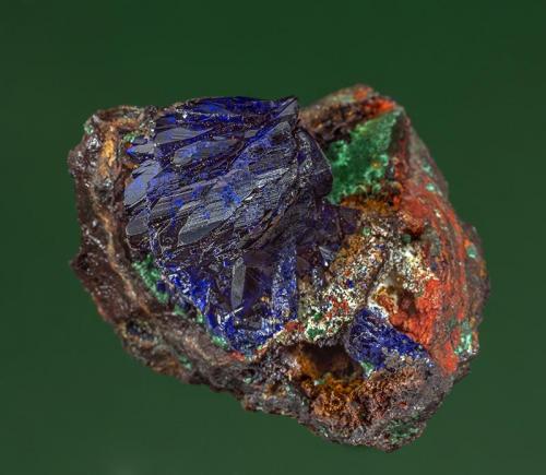 Azurite with Malachite
Copper Queen Mine, Bisbee, Warren District, Mule Mts, Cochise Co., Arizona, USA
4.0 x 3.3 cm (Author: am mizunaka)