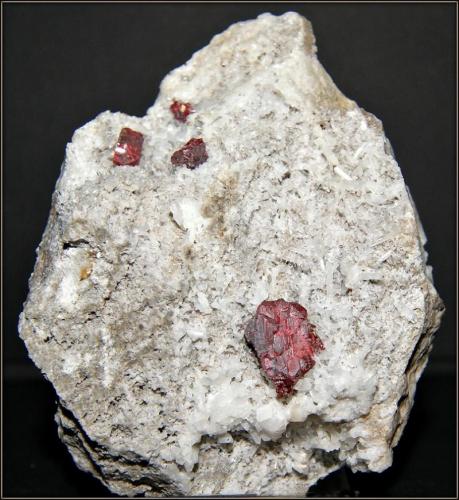 Cinabrio
Mina Escarlati - Alto Puerto de las Señales - Maraña - León -Castilla y León - España
10 x 7.5 cm (Autor: Mijeño)