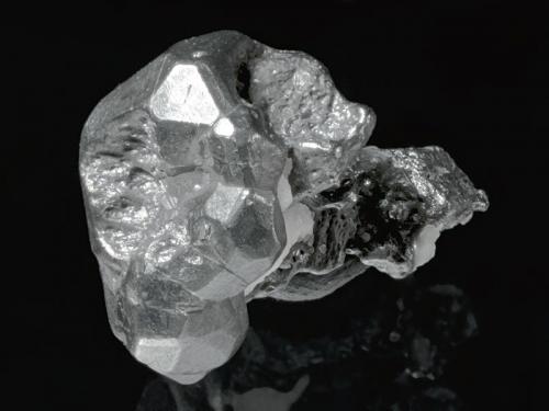Acanthite
Uchucchacua Mine, Oyon Province, Lima Department, Peru
2,5 cm
A classic distorted crystal. (Author: Simone Citon)