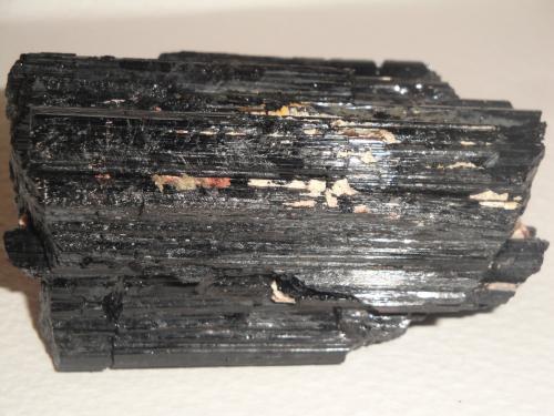 Chorlo (Turmalina)
Mantena, Minas Gerais, Brasil
82mm - 61mm - 42mm
Chorlo, turmalina negra (Autor: Pedro Naranjo)