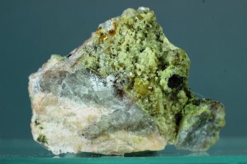 Chabazita (Series)<br />Bustarviejo, Comarca Sierra Norte, Comunidad de Madrid, España<br />40x22 mm.<br /> (Autor: Juan Espino)