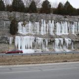 _crystallized H2O.....iceZona Harrodsburg, Clear Creek, Condado Monroe, Indiana, USAicicles up to 15 feet (Author: Bob Harman)