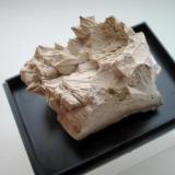 5 cm pectolite sample from the Kreimbach quarry, Niedernkirchen, Rhineland-Palatinate. (Author: Andreas Gerstenberg)