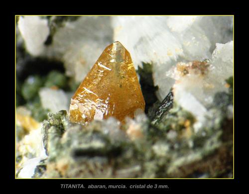 titanita, cabezos negros. abaran, murcia.
encuadre de 8 mm con focal 70 mm (Autor: josminer)