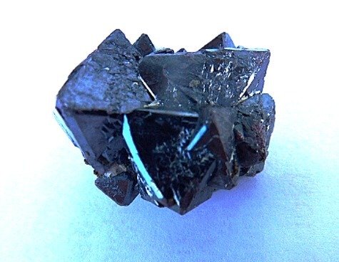 Cuprita<br />Mina Poteryaevskoe, Distrito Rubtsovsky, Altai Krai, Rusia<br />2 x 2 cm.<br /> (Autor: javier ruiz martin)