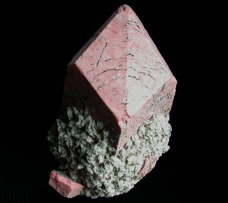 Microclina con Albita
Papachacra,  Granito de El Portezuelo, Departamento Belen, Catamarca, Argentina.  Coleccion Peter Seroka
5 x 5 x 11 cm (Autor: Peter Seroka)