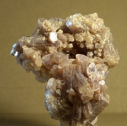 'lepidolita'<br />Virgem da Lapa, Vale do Jequitinhonha, Minas Gerais, Brazil<br />4,5 x 3,5 cm.<br /> (Autor: Felipe Abolafia)