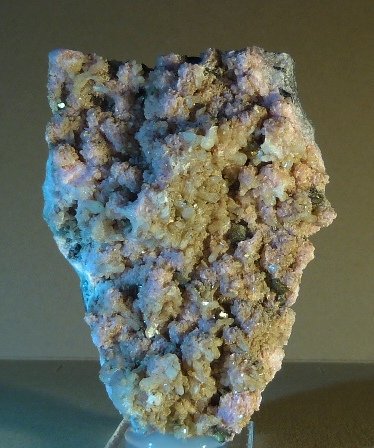 Rodocrosita y Pirita<br />Starnitsa deposit, Davidkovo ore field, Rhodope Mountains, Smolyan Oblast, Bulgaria<br />8 x 6 cm.<br /> (Autor: Felipe Abolafia)