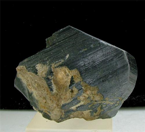 Rutilo<br />Arondu, Valle Basha, Distrito Shigar, Gilgit-Baltistan (Áreas del Norte), Paquistán<br />4 x 3,5 x 3 cm<br /> (Autor: Antonio Alcaide)