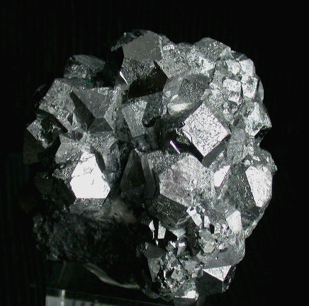 Skutterudita<br />Ightem Mine, Bou Azzer mining district, Zagora Province, Drâa-Tafilalet Region, Morocco<br />8,5 x 9,8 cm<br /> (Autor: Peter Seroka)