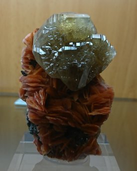 Cerussite<br />Les Dalles Mine (Lidal Mine), Mibladen mining district, Mibladen, Midelt, Midelt Province, Drâa-Tafilalet Region, Morocco<br />8x4 cm.<br /> (Author: Enrique Llorens)