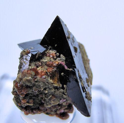 Helvite, andradite
Huanggang Mine, Hexigten Banner, Ulanhad League, Chifeng, Inner Mongolia Autonomous Region, China
23 mm x 20 mm (Author: Carles Millan)