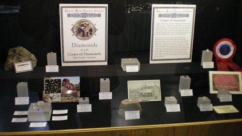 Houran special display of Arkansas diamonds at the 2008 Tucson Show (part of the official AMT exhibit) (Author: Jim)