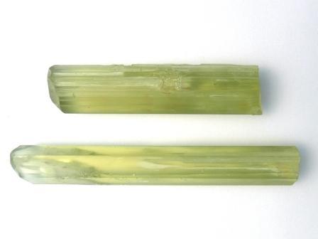 Thin yellow-green beryl "straws" (Author: xenolithos)