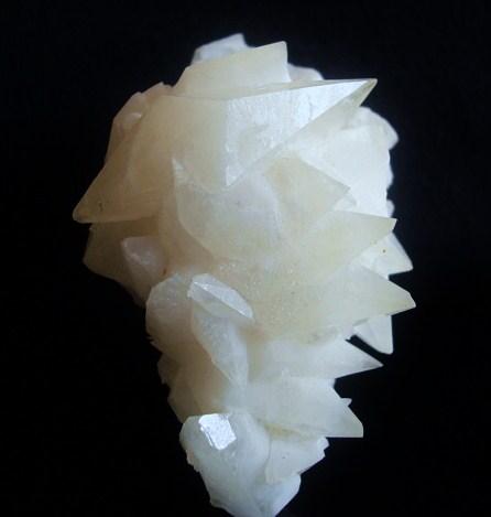 Calcite. Locality: Real de Catorce, San Luis Potosí, México
size: 7cm x 5cm (Author: Luis Domínguez)