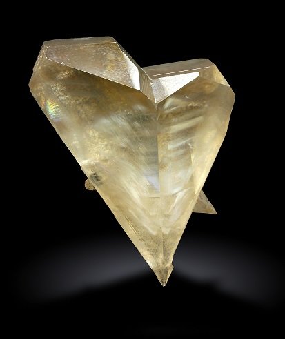 Cerussite Twin<br />Touissit, Touissit District, Jerada Province, Oriental Region, Morocco<br />3,8 cm<br /> (Author: Enrique Llorens)