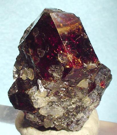 Spessartine on Galena

Broken Hill
New South Wales
Australia
5.2 x 3.7 x 3.5 cm (Author: GneissWare)