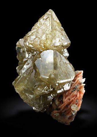 Cerussite on Barite
Mibladen, Morocco
8,8x4 cm. (Author: Enrique Llorens)