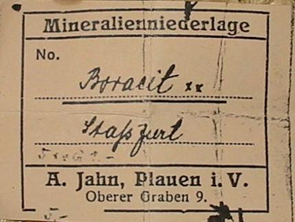 A Stassfurt boracite label of the saxonian mineral dealer Albin Jahn/Plauen. (Author: Andreas Gerstenberg)