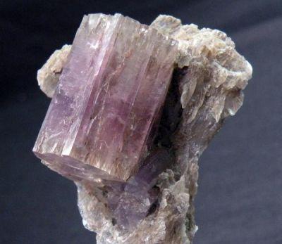 Aragonite (purple). Camporrobles. Valencia. Comunidad Valenciana. Spain. Piece 5 cm (Author: nimfiara)