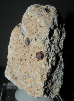 Almandine garnet. El Hoyazo. Níjar. Almería. Andalusia. Spain. Crystal 4 mm (Author: nimfiara)