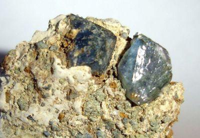 Quartz (blue). Juanona Quarry. Antequera. Málaga. Andalusia. Spain. Crystals 1 cm each. (Author: nimfiara)