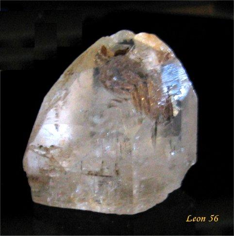 Topaz
Sakangyi Gebiet, westlich von Mogok, Shan State, Myanmar (Burma)
3,6  x 4,0 x 2,5 cm
Topaz from Myanmar (Burma) (Author: Leon56)