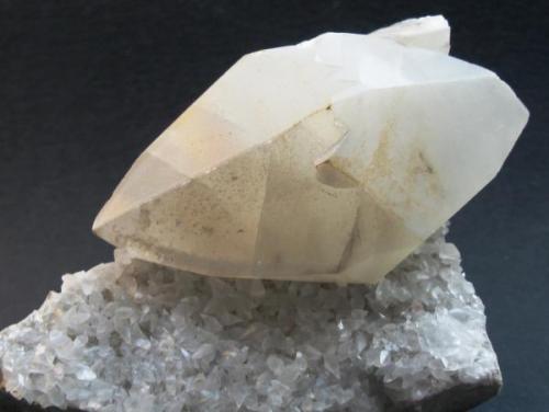 Calcita. Cantabria.
Tamaño del cristal de Calcita 8x4 cm. (Autor: Jose Luis Otero)