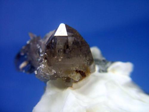Cuarzo ahumado cristal de 2cm, Guejar sierra Granada.jpg (Autor: Nieves)
