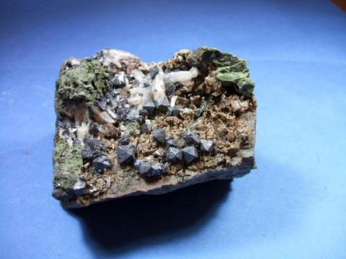 Magnetita pieza de 8x8cm cristales de 6mm, minas de Cala Huelva.jpg (Autor: Nieves)