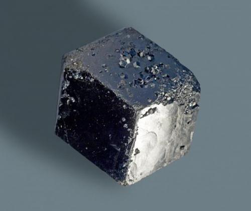 Granate Melanita
11 x 11 x 10 cm
Kajes
Mali (Autor: Granate)