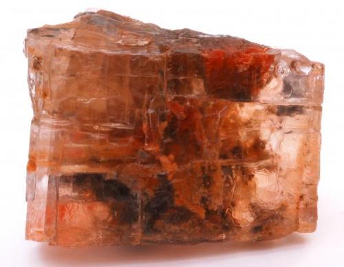 Halita - 
Mina Nieves - Muntanya de Sal - Cardona - Bages - Barcelona - Catalunya - España -
10,3 x 9,2 x 6,7 cm (Autor: Martí Rafel)
