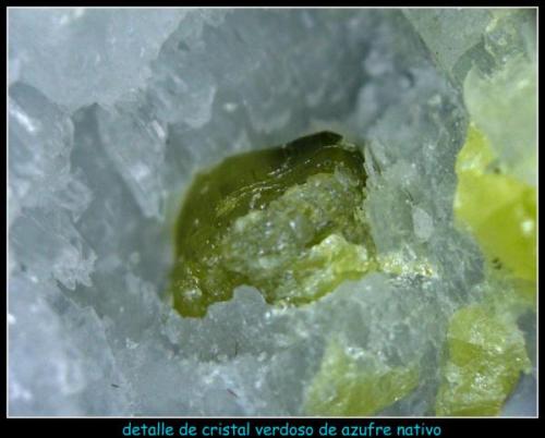 detalle del cristal de azufre (Autor: Mijeño)