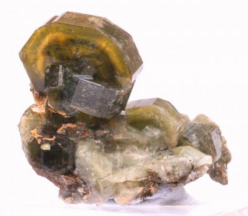 Fluorapatito , Marcasita y Mica  - 
Minas da Panasqueira - Nivel 2 - Barroca Grande - Covilha - Castelo Branco - Portugal - 
4,4 x 3,9 x 3,8 cm (Autor: Martí Rafel)