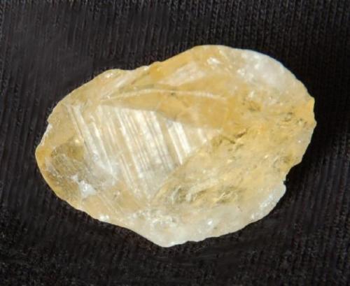 Cuarzo citrino (cristal suelto) - Brasil - 3x2x1 cm (Autor: Joan Martinez Bruguera)
