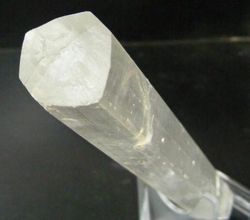 Detalle de la terminación de un cristal flotante de yeso.
Segorbe. 16cm. (Autor: yowanni)