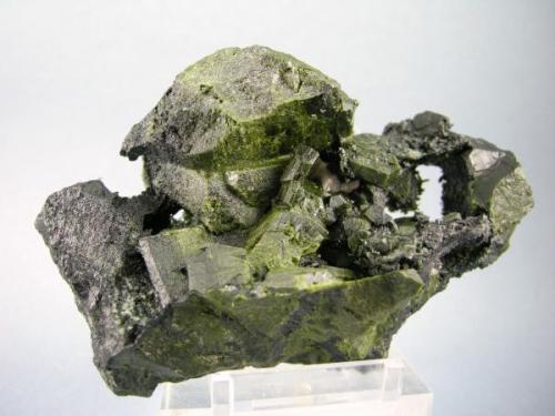 Epidota
Minas de Cala - Cala -  Huelva - Andalucía - España
11.7 x 7 cm
Cristal de 5.3 x 3.5 cm (Autor: Diego Navarro)