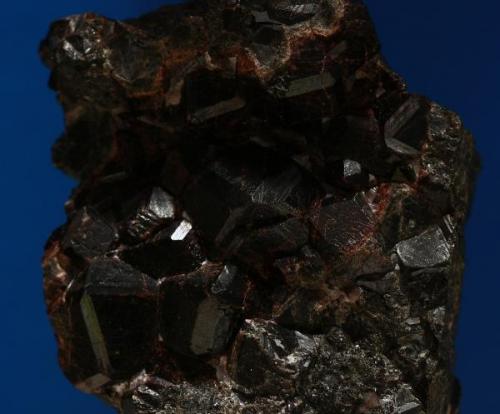Granate. Minas de Cala, Cala, Huelva, Andalucía, España.
Cristal mayor 1,6x1,6x1,6 cm. (Autor: Inma)
